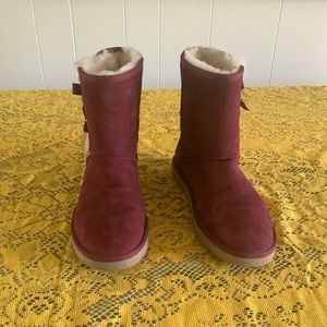 Kookaburra by UGG boots burgundy size 8